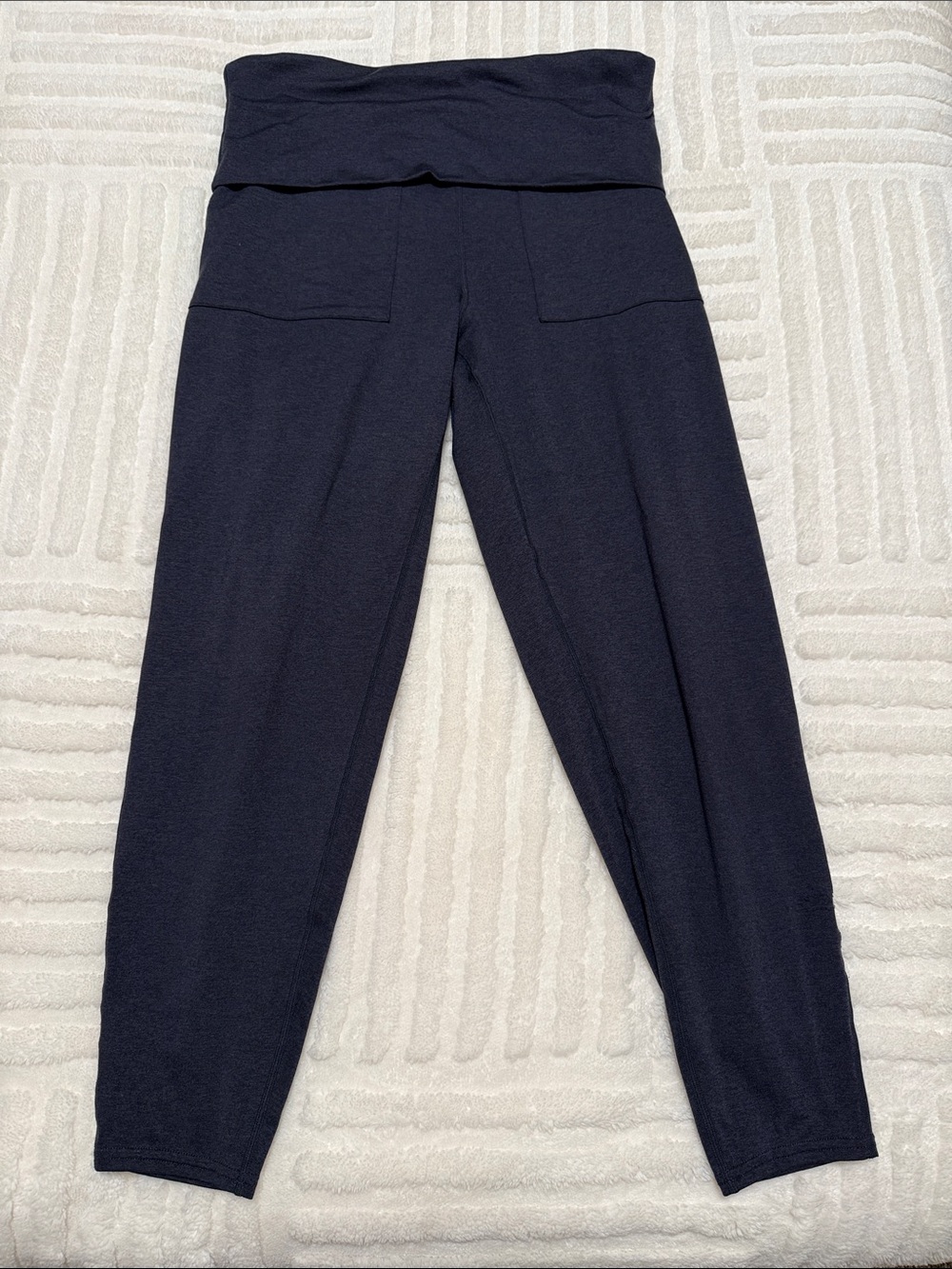 Vuori Halo Fold-Over Waist Leggings in Heathered Navy